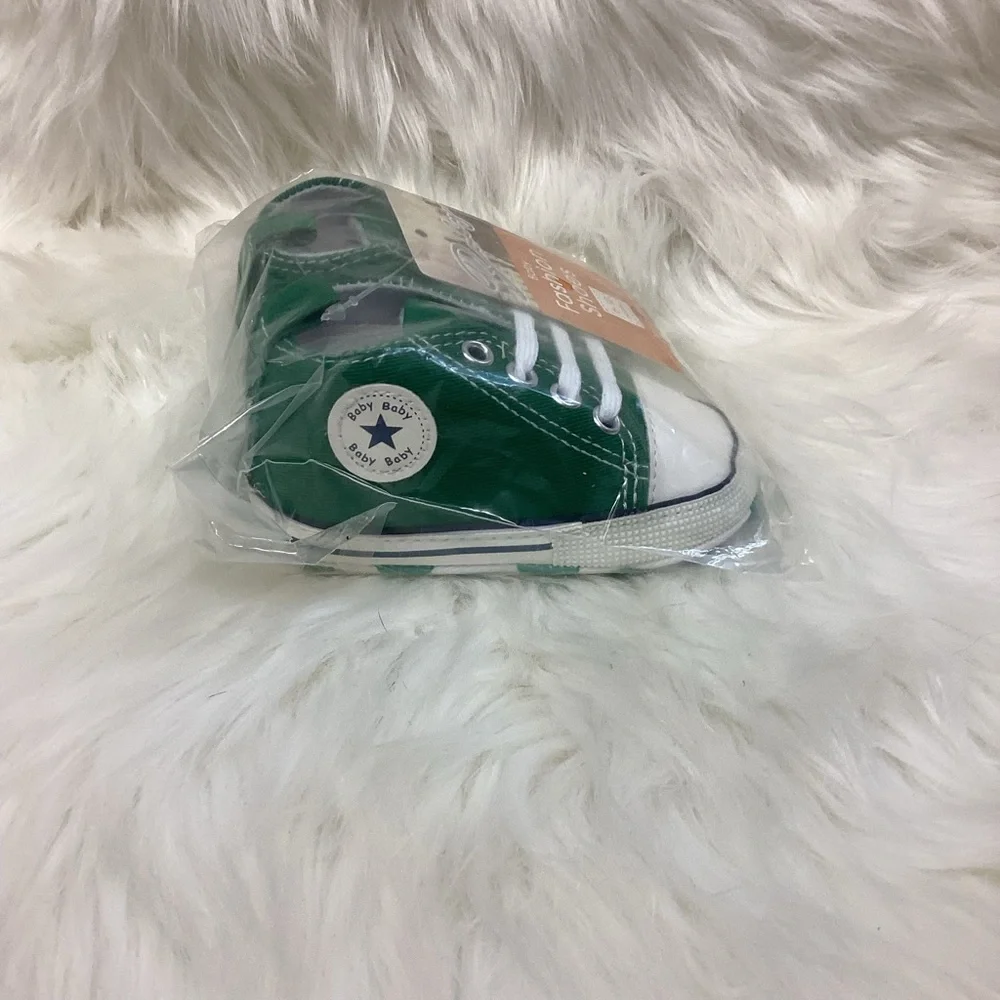 Meckior Baby Canvas Sneakers First Walkers Crib Shoes - Green - New with Tag